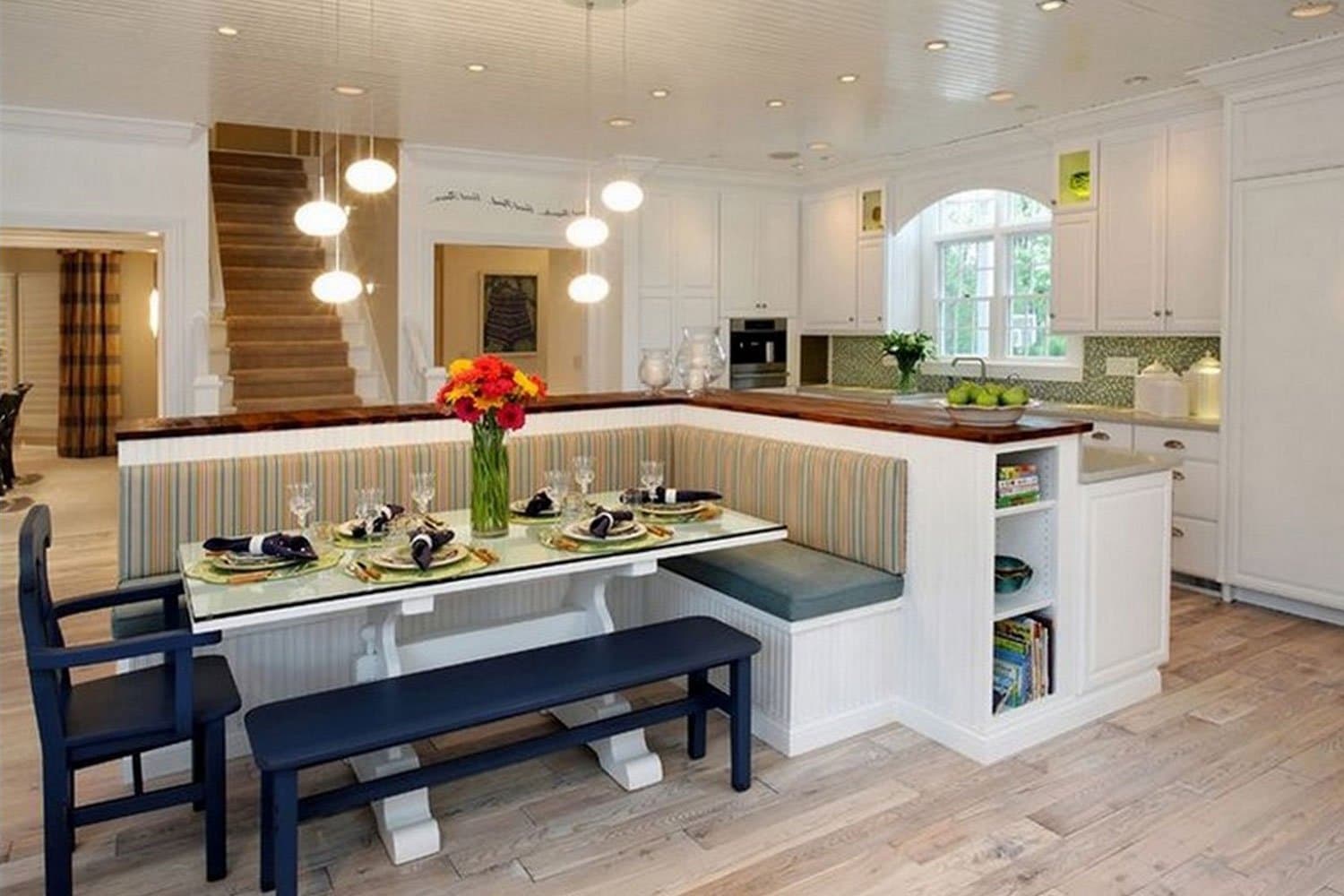 Küchenstudio Frankfurt - Mit Sitznische mehr Lebensraum